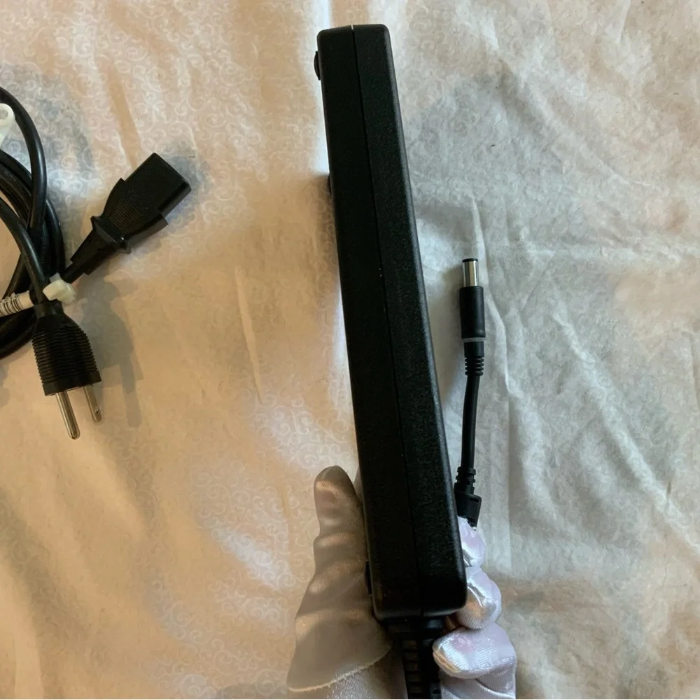 Dell Laptop Charger For Workstation 240W 19.5V 12.3A 220V Input Black